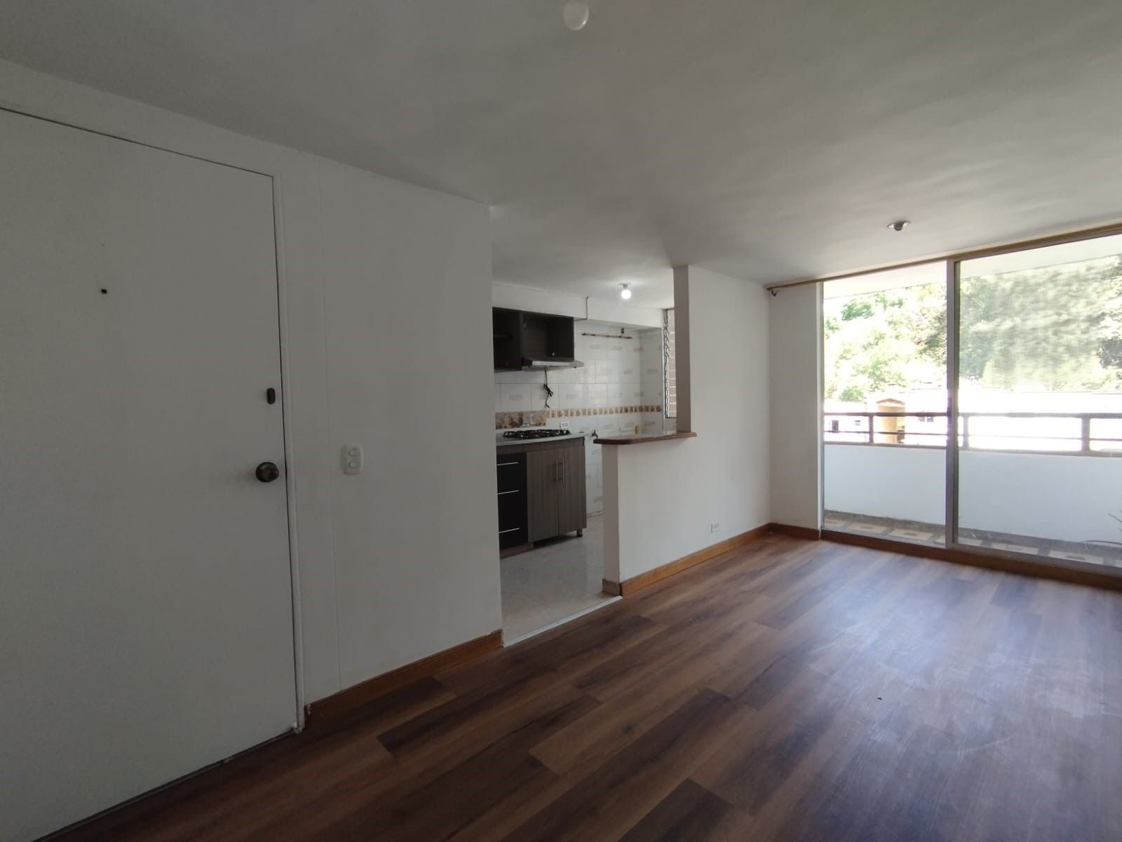 Apartamento en arriendo Antioquia Medellín Asomadera No2 60 m2 Habitaciones 3 Baños 2 Garajes 0 Precio $2400000