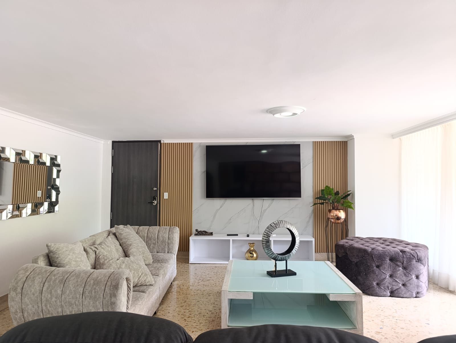 Apartamento en arriendo Antioquia Medellín Los Naranjos 232 m2 Habitaciones 4 Baños 4 Garajes 2 Precio $11500000