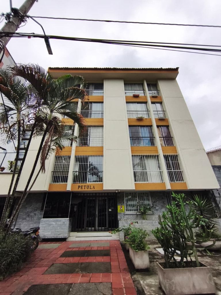 Apartamento en arriendo Valle Del Cauca Cali El Gran Limonar 100 m2 Habitaciones 3 Baños 2 Garajes 1 Precio $1400000