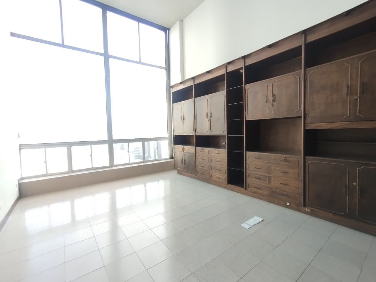 Oficina en arriendo Antioquia Medellín Rosales 72 m2 Habitaciones 0 Baños 2 Garajes 2 Precio $3600000