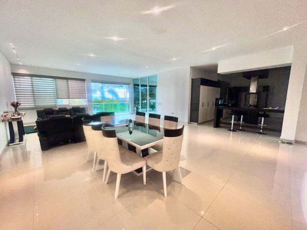 Casa en venta Valle Del Cauca Cali Parcelaciones Pance 800 m2 Habitaciones 5 Baños 6 Garajes 6 Precio $3800000000