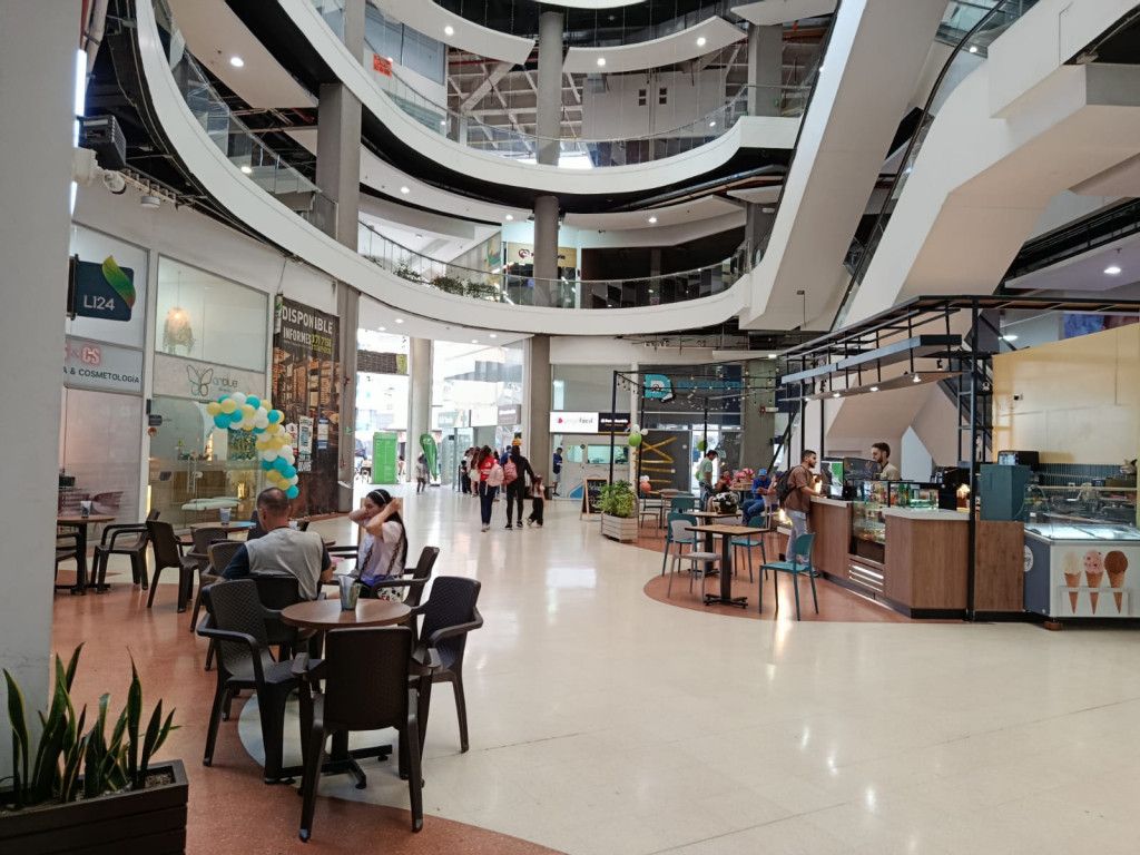 Local en arriendo Antioquia Itagüí Centro 15 m2 Habitaciones 0 Baños 0 Garajes 0 Precio $1800000