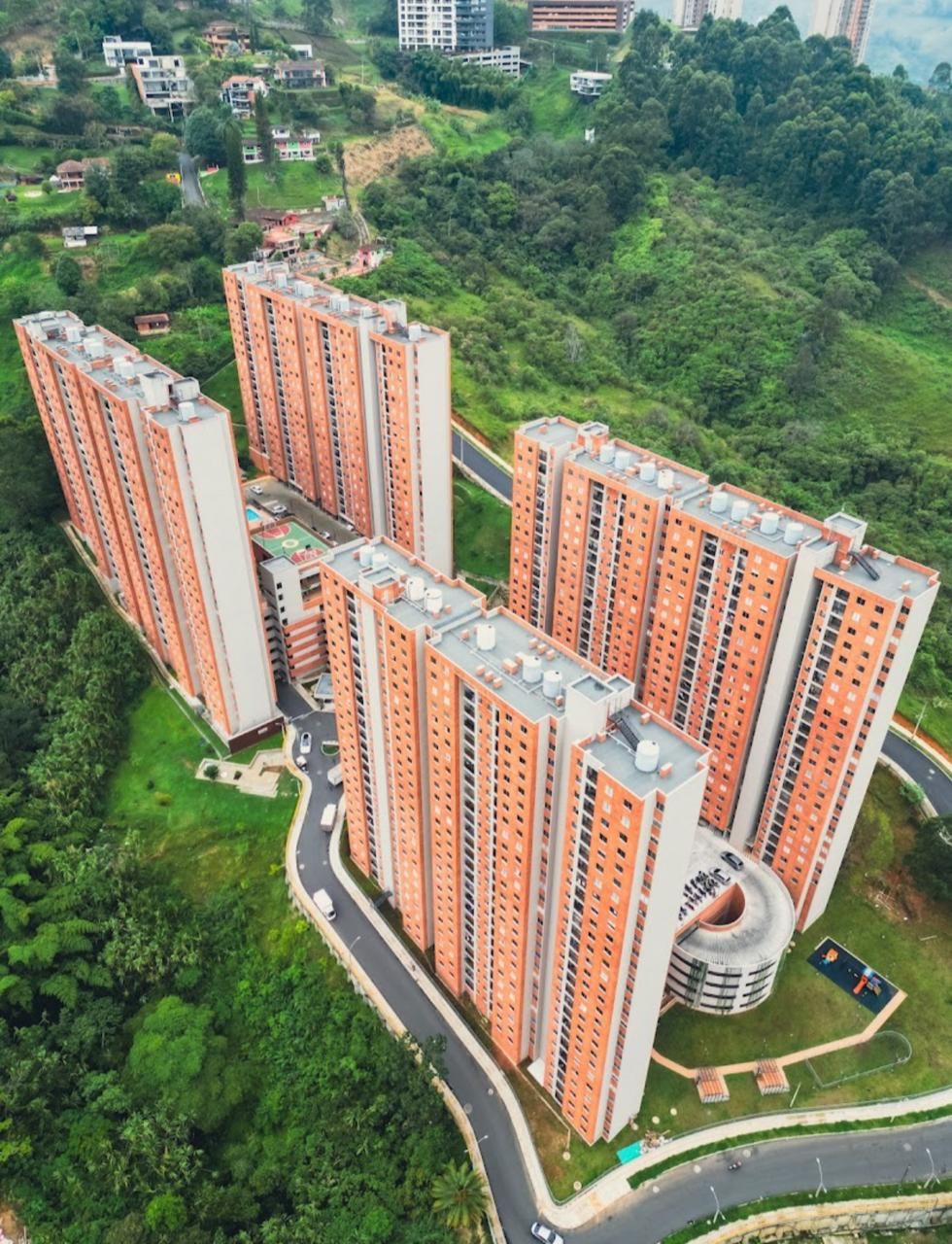 Apartamento en arriendo Antioquia Sabaneta Los Alcázares 58 m2 Habitaciones 3 Baños 2 Garajes 1 Precio $2300000