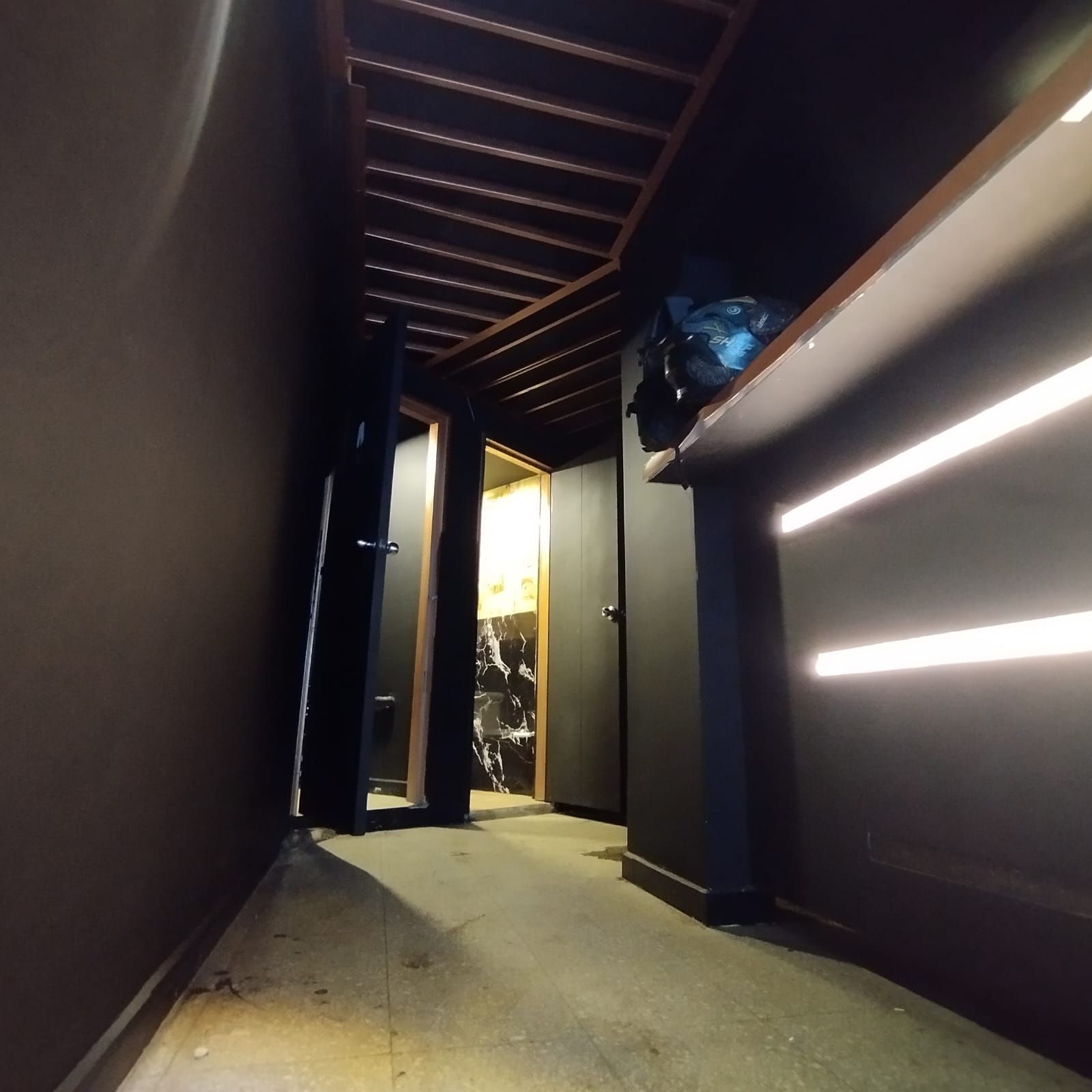 Local en arriendo Valle Del Cauca Cali San Fernando Viejo 42 m2 Habitaciones 0 Baños 2 Garajes 0 Precio $2500000