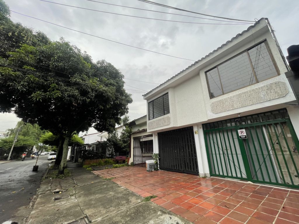 Apartamento en arriendo Valle Del Cauca Cali Urbanización La Merced 120 m2 Habitaciones 3 Baños 2 Garajes 1 Precio $1820000