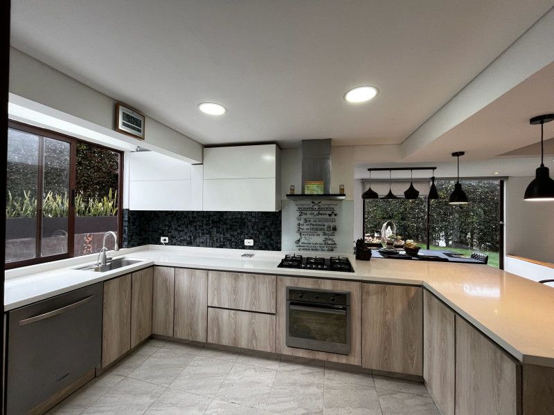 Casa en venta Cundinamarca Chía Chia 162 m2 Habitaciones 3 Baños 3 Garajes 4 Precio $1580000000