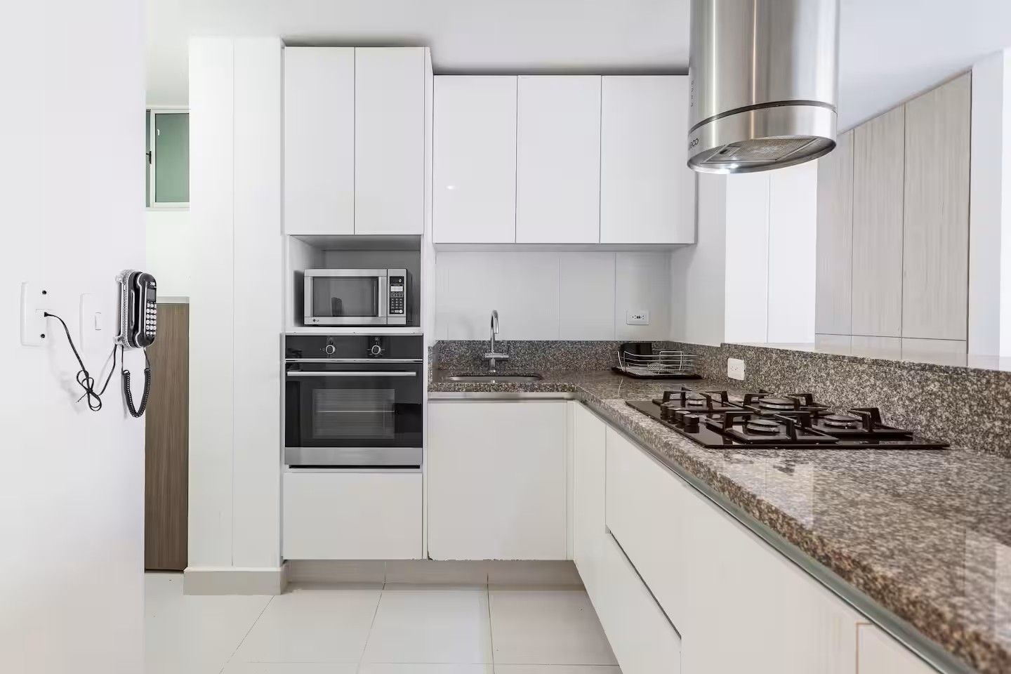 Apartamento en venta Cundinamarca Bogotá Cjr San Rafael Apartamentos 100 m2 Habitaciones 3 Baños 3 Garajes 2 Precio $650000000