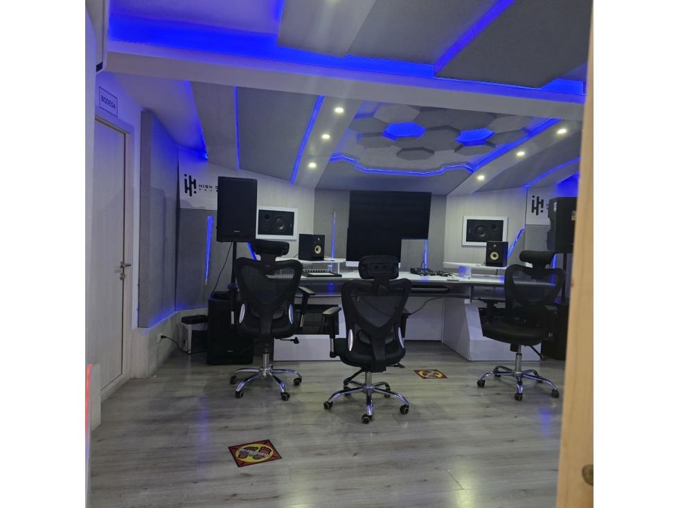 Casa en venta Antioquia Medellín Los Conquistadores 363 m2 Habitaciones 6 Baños 3 Garajes 0 Precio $1950000000