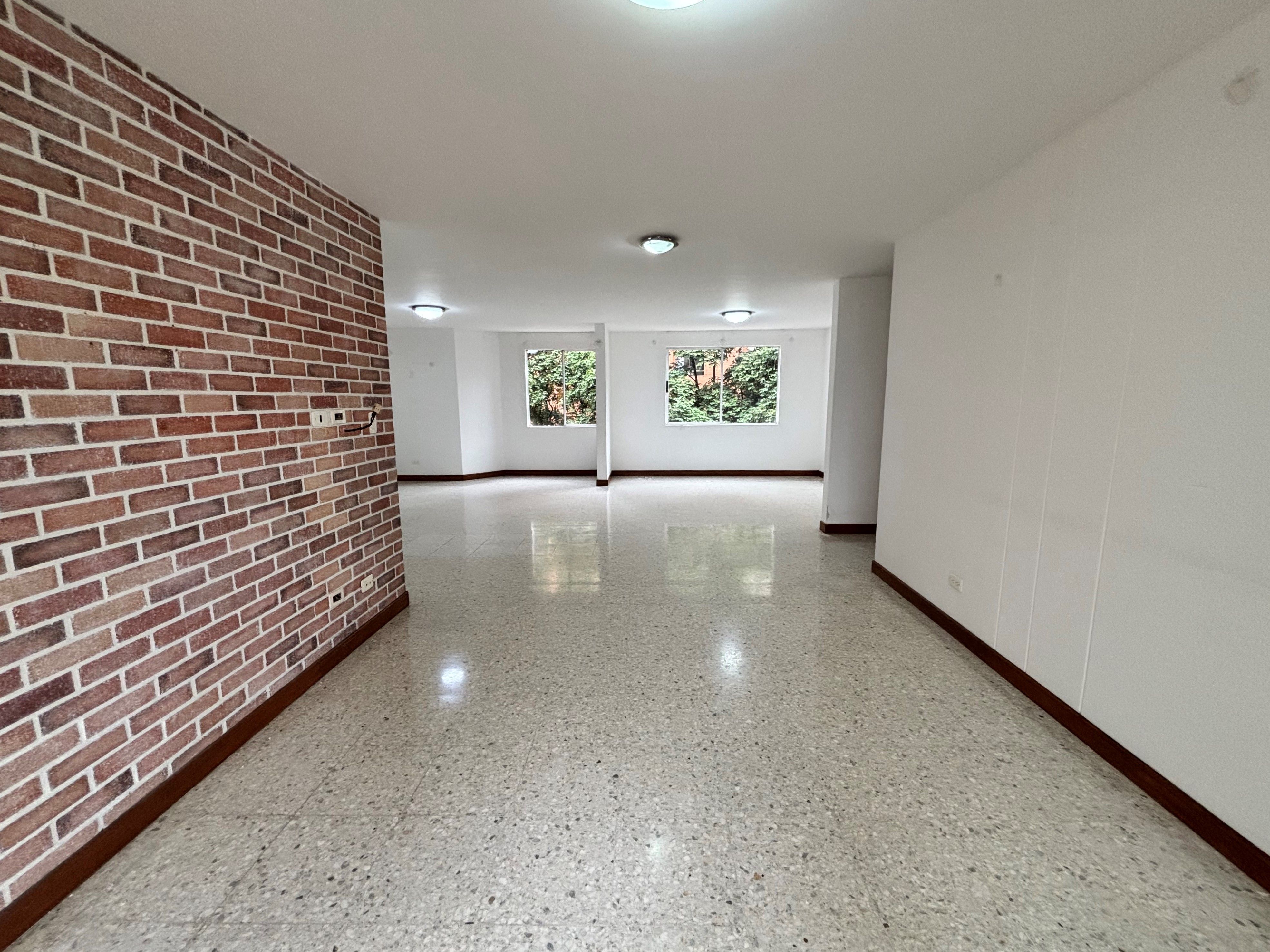 Apartamento en arriendo Antioquia Medellín Castropol 134 m2 Habitaciones 4 Baños 4 Garajes 2 Precio $7000000