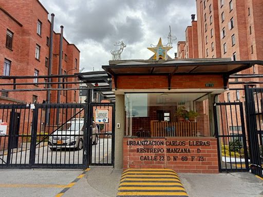 Apartamento en venta Cundinamarca Bogotá Carlos Lleras Restrepo Manzana D 61 m2 Habitaciones 3 Baños 2 Garajes 1 Precio $420000000