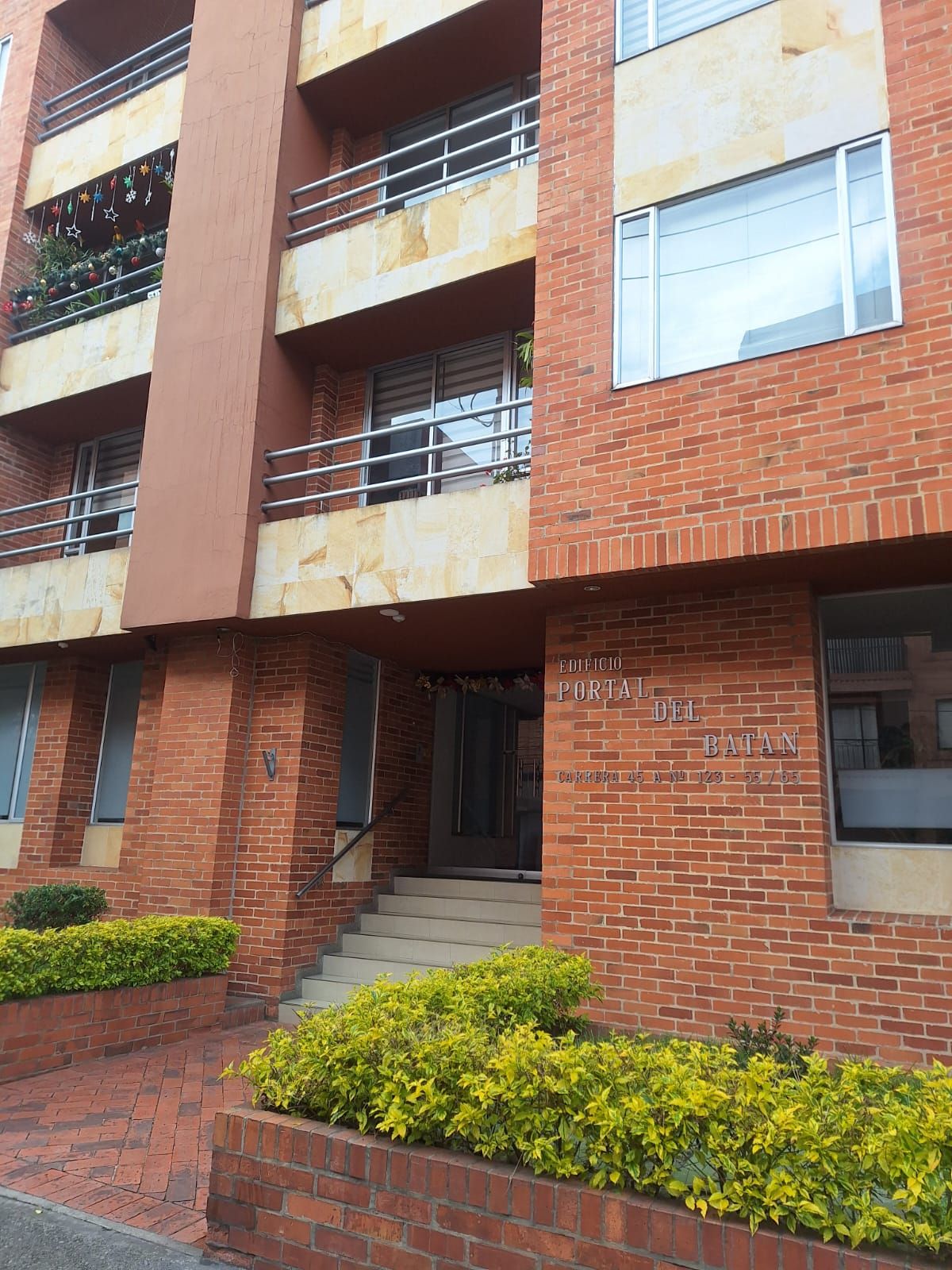 Apartamento en arriendo Cundinamarca Bogotá El Batan - Edif Batan 90 m2 Habitaciones 3 Baños 2 Garajes 2 Precio $3000000