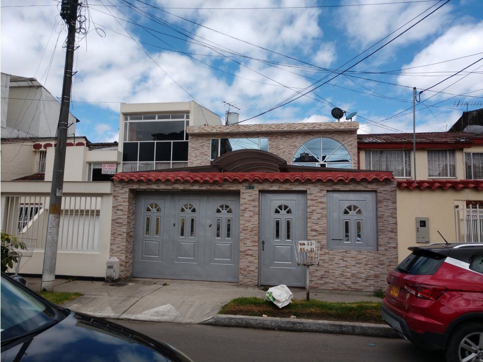 Casa en venta Cundinamarca Bogotá Modelia Occidental 272 m2 Habitaciones 6 Baños 5 Garajes 4 Precio $990000000
