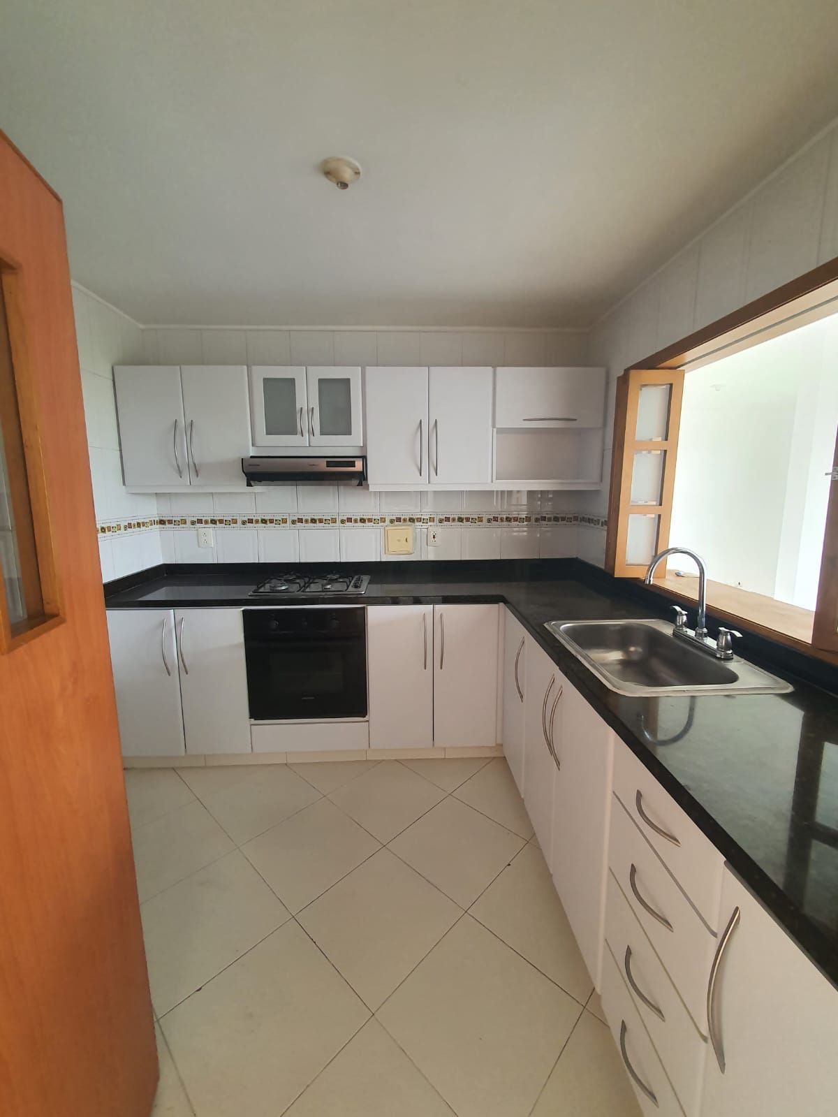 Apartamento en arriendo Santander Bucaramanga El Tejar 100 m2 Habitaciones 3 Baños 2 Garajes 1 Precio $2800000