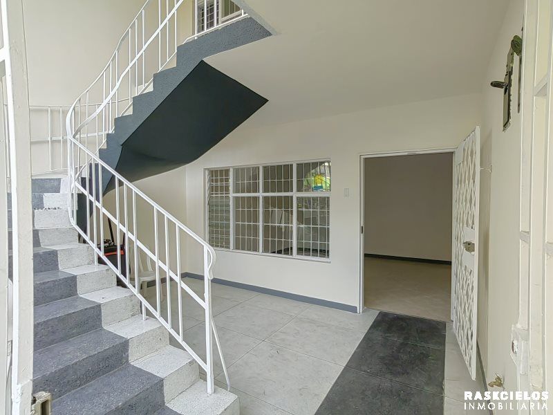 Casa en arriendo Antioquia Medellín San Joaquin 275 m2 Habitaciones 8 Baños 5 Garajes 1 Precio $10000000