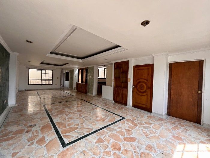 Apartamento en arriendo Valle Del Cauca Cali Pampa Linda 220 m2 Habitaciones 4 Baños 4 Garajes 1 Precio $3200000