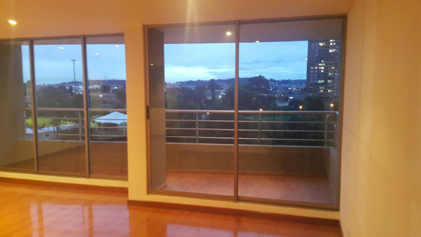 Apartamento en arriendo Cundinamarca Bogotá Cjr Alameda Plaza 127 m2 Habitaciones 3 Baños 3 Garajes 2 Precio $3500000