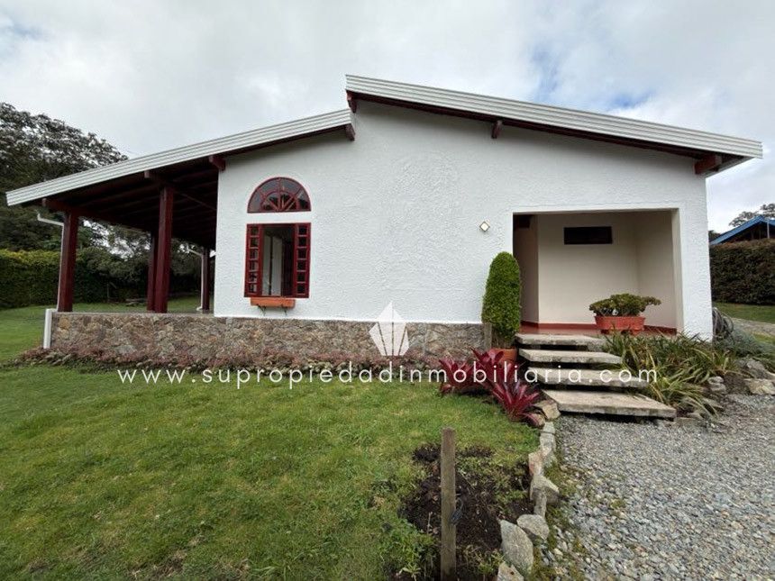 Casa Campestre en arriendo Antioquia Envigado Envigado 240 m2 Habitaciones 3 Baños 4 Garajes 2 Precio $11000000
