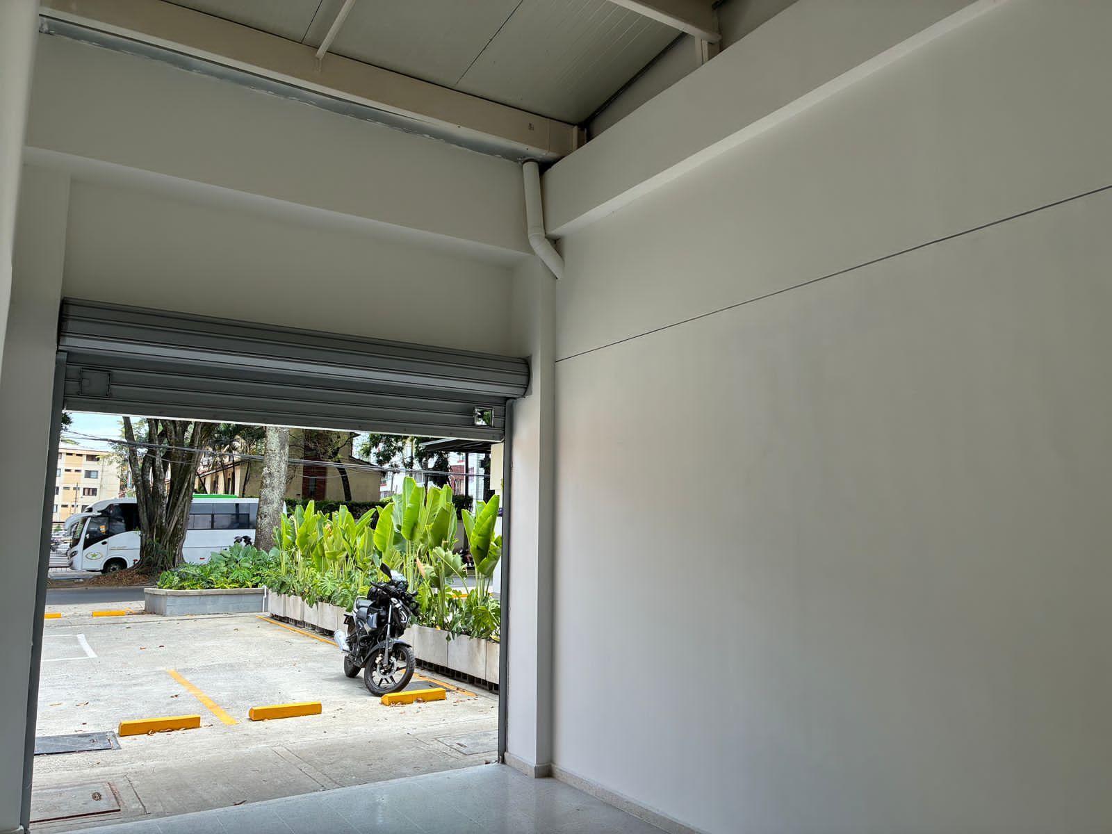 Local en arriendo Valle Del Cauca Cali El Refugio 32 m2 Habitaciones 0 Baños 1 Garajes 0 Precio $2990000