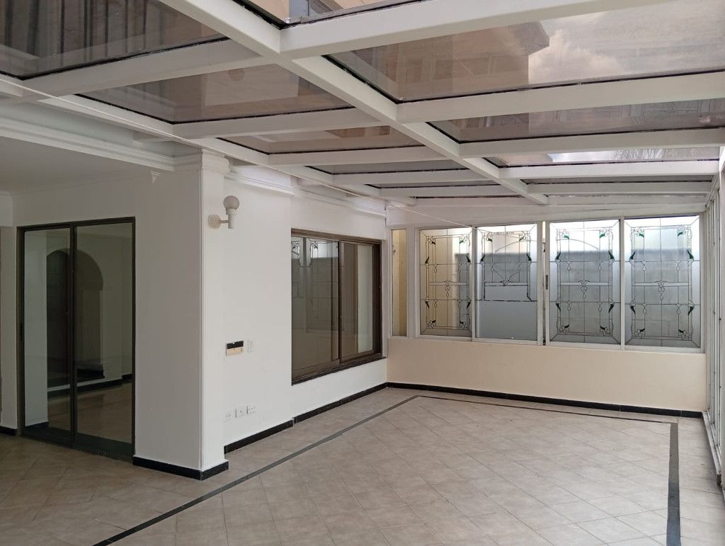 Casa en arriendo Antioquia Medellín Asomadera No2 242 m2 Habitaciones 4 Baños 4 Garajes 2 Precio $8200000