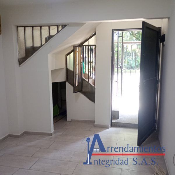 Apartaestudio en arriendo Antioquia Medellín Rosales 30 m2 Habitaciones 1 Baños 1 Garajes 0 Precio $1600000