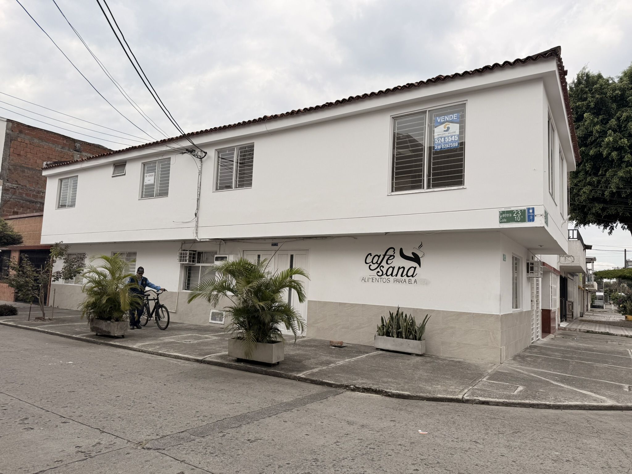 Casa en arriendo o venta Valle Del Cauca Cali Bretaña 236 m2 Habitaciones 4 Baños 4 Garajes 1 Precio venta $550000000 Precio arriendo $3600000