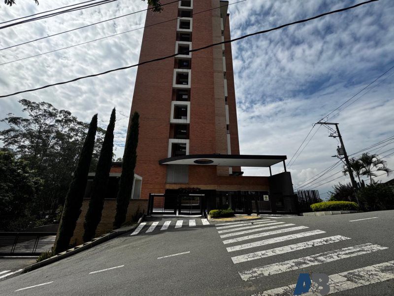 Apartamento en arriendo Antioquia Envigado El Esmeraldal 90 m2 Habitaciones 3 Baños 2 Garajes 1 Precio $4500000