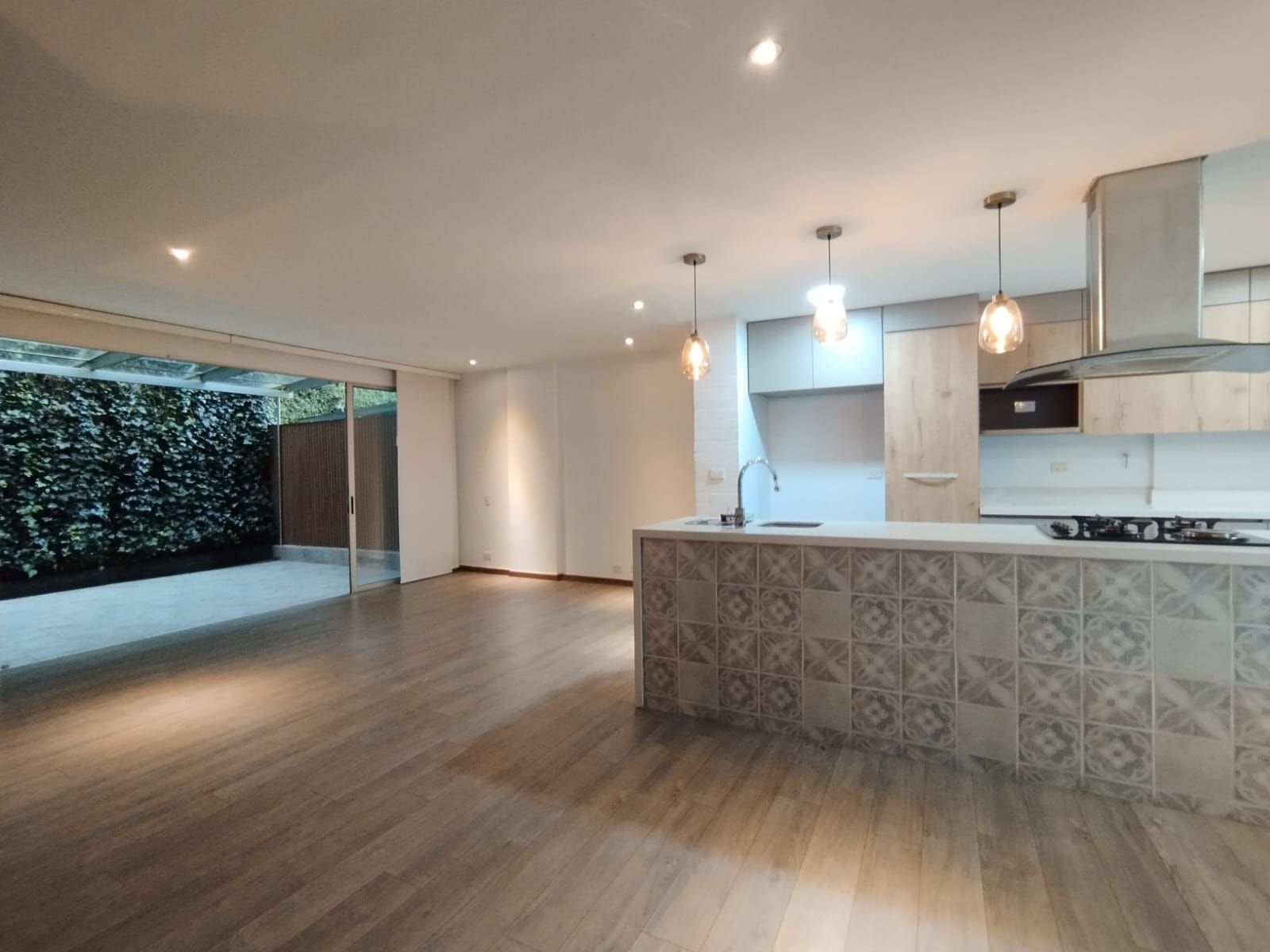 Casa en arriendo Antioquia Medellín El Poblado 200 m2 Habitaciones 3 Baños 4 Garajes 2 Precio $8300000