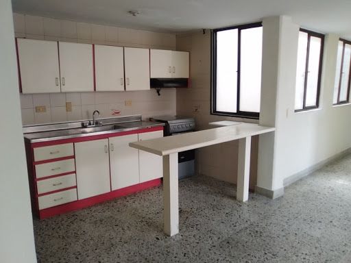 Apartamento en arriendo Antioquia Medellín Los Alpes 90 m2 Habitaciones 3 Baños 2 Garajes 0 Precio $1900000