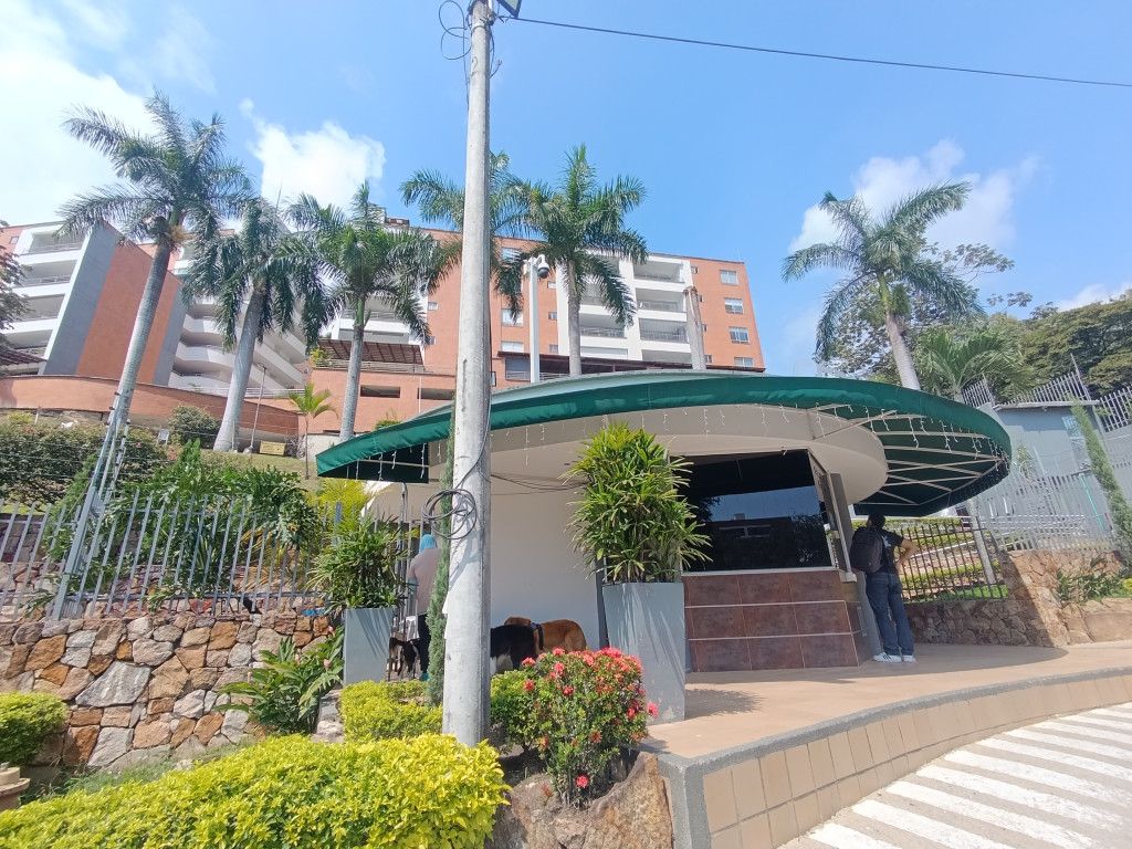 Apartamento en arriendo Valle Del Cauca Cali Santa Isabel 150 m2 Habitaciones 2 Baños 3 Garajes 2 Precio $3900000