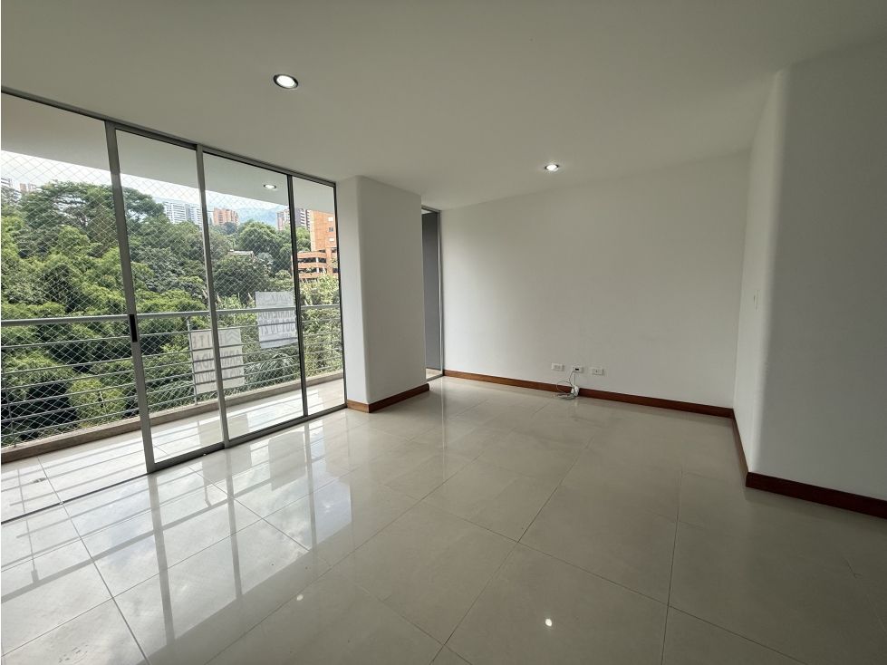 Apartamento en arriendo Antioquia Envigado Iriza 76 m2 Habitaciones 2 Baños 2 Garajes 1 Precio $3500000