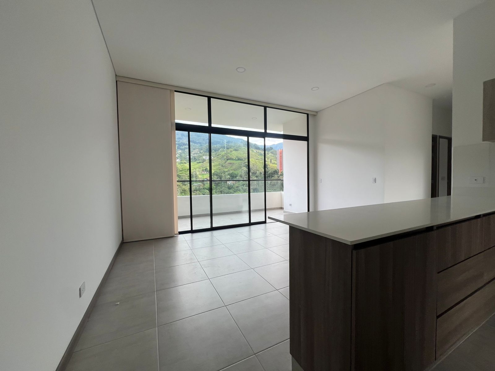 Apartamento en arriendo Antioquia Envigado El Salado 96 m2 Habitaciones 3 Baños 3 Garajes 2 Precio $3900000