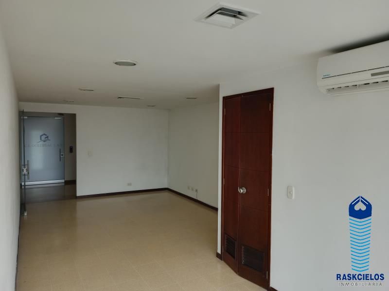 Oficina en arriendo Antioquia Medellín Villanueva 33 m2 Habitaciones 0 Baños 1 Garajes 1 Precio $2800000