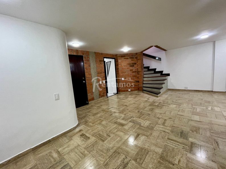 Casa en arriendo Antioquia Envigado Cascuña 165 m2 Habitaciones 3 Baños 4 Garajes 2 Precio $6000000