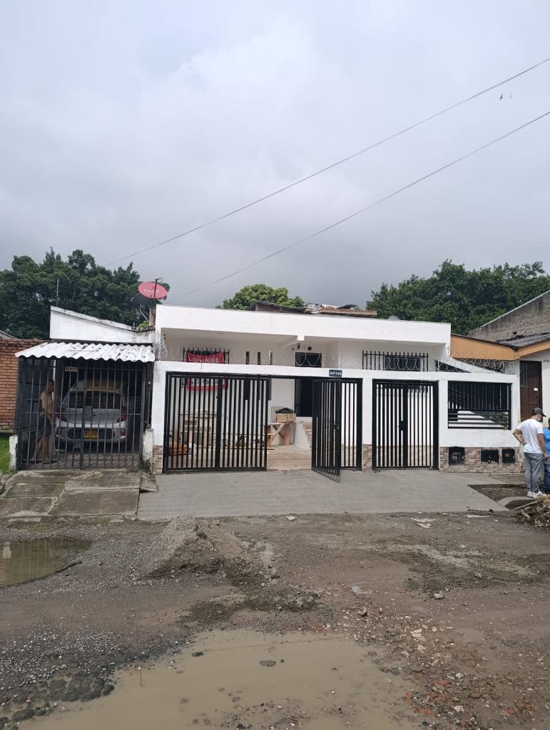 Apartaestudio en arriendo Valle Del Cauca Cali Prados Del Norte 27 m2 Habitaciones 1 Baños 1 Garajes 1 Precio $1050000