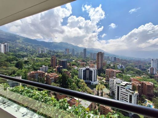 Apartaestudio en arriendo Antioquia Medellín Los Balsos No1 67 m2 Habitaciones 1 Baños 2 Garajes 1 Precio $4200000