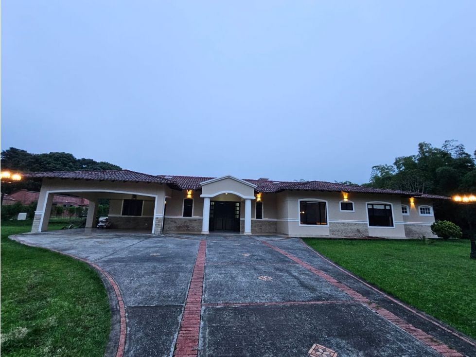 Casa Campestre en venta Quindío Circasia Circasia 427 m2 Habitaciones 4 Baños 5 Garajes 2 Precio $1900000000