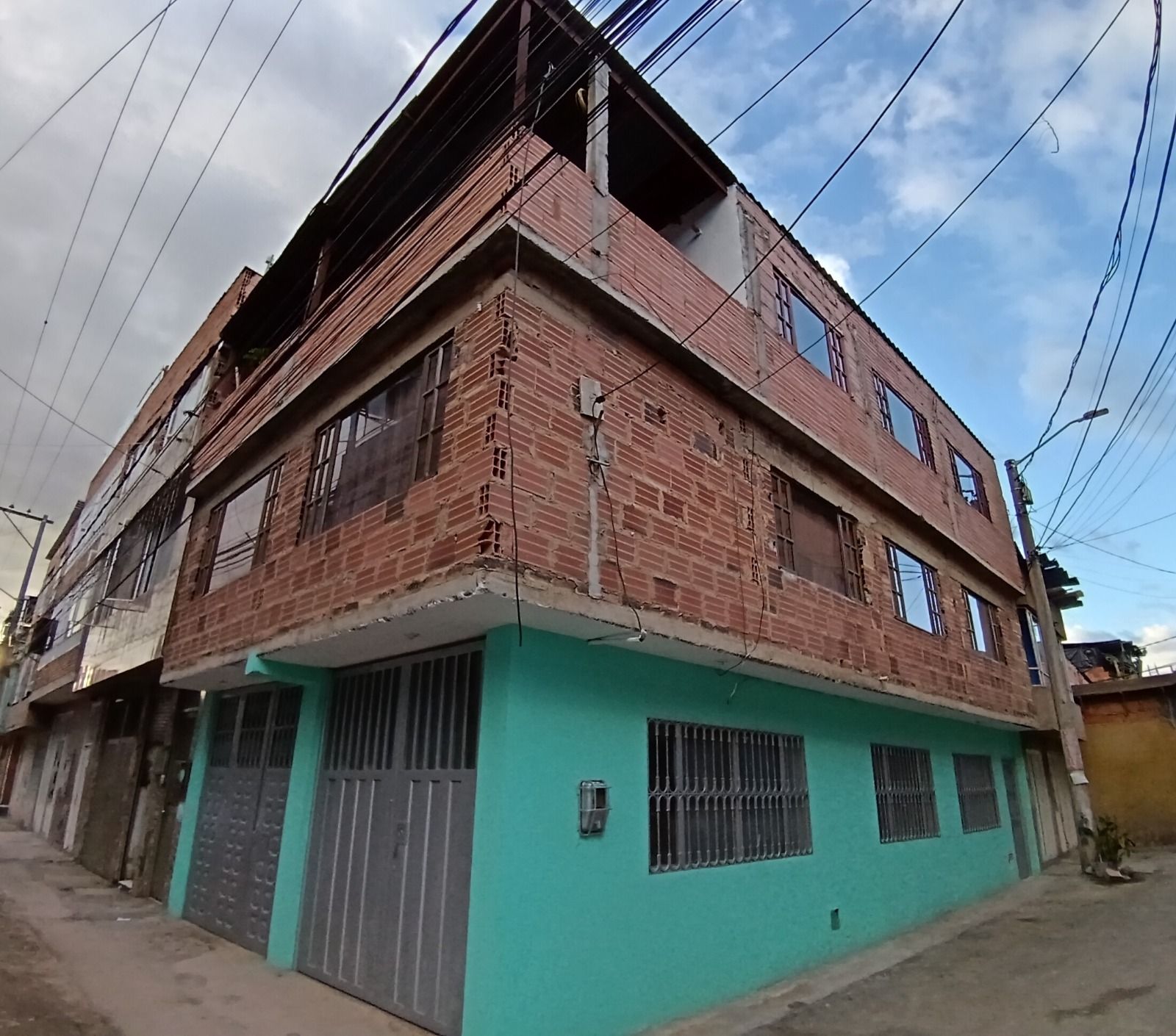Casa en venta Cundinamarca Bogotá Brasil 220 m2 Habitaciones 6 Baños 3 Garajes 2 Precio $650000000