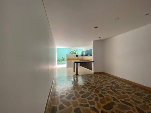 Casa en arriendo Valle Del Cauca Cali Normandía 320 m2 Habitaciones 4 Baños 3 Garajes 2 Precio $5000000