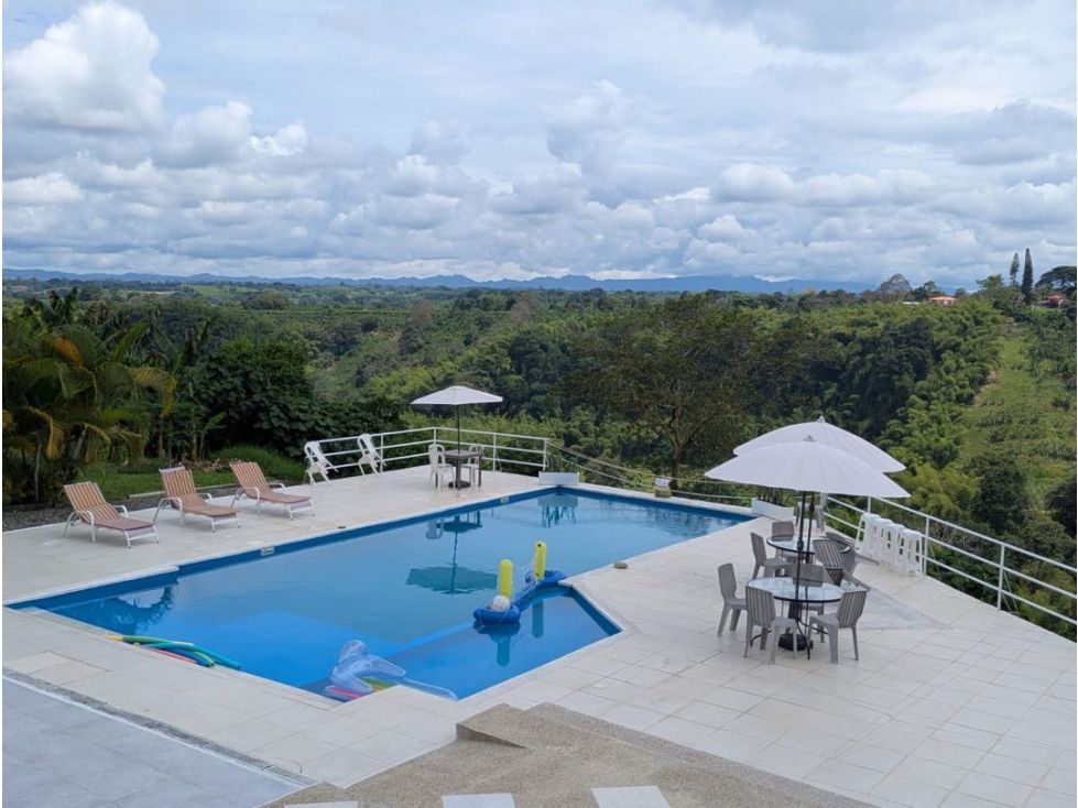 Finca en venta Quindío Calarcá Calarcá 200 m2 Habitaciones 5 Baños 7 Garajes 6 Precio $1550000000