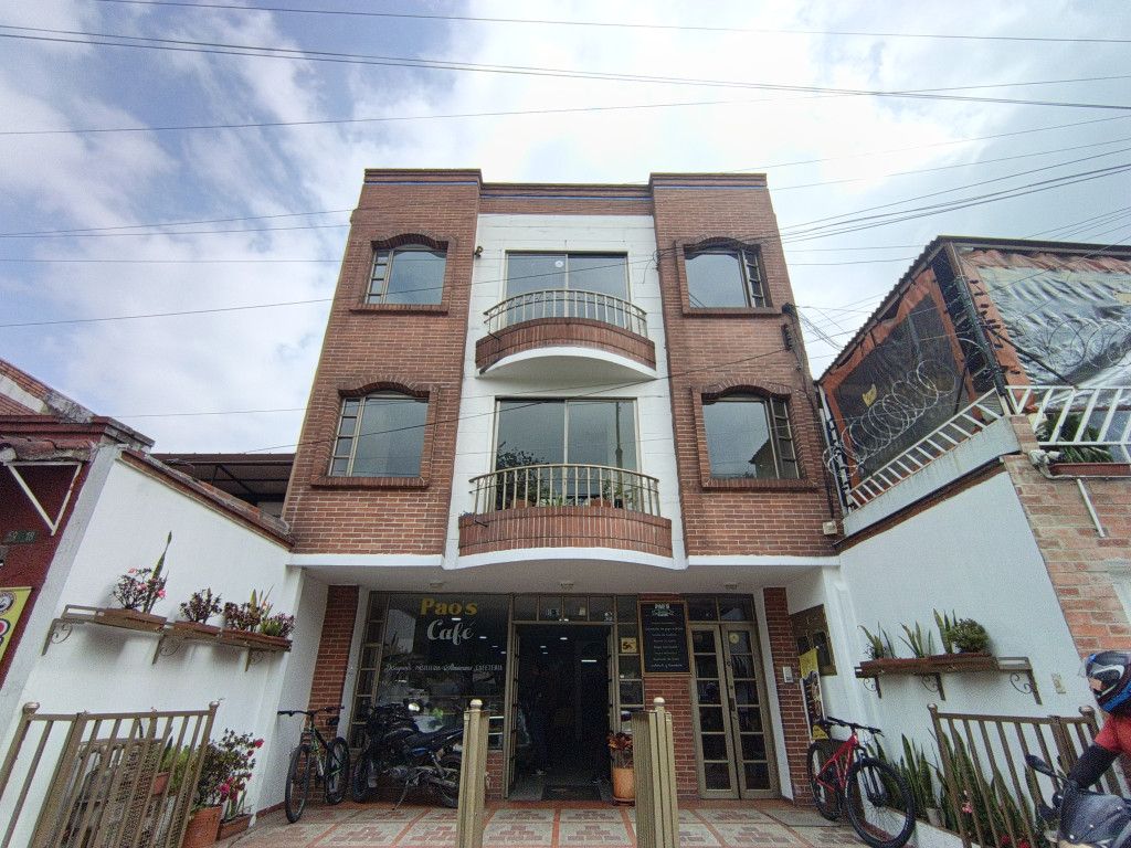 Local en arriendo Cundinamarca Bogotá La Esmeralda 101 m2 Habitaciones 0 Baños 2 Garajes 0 Precio $3500000