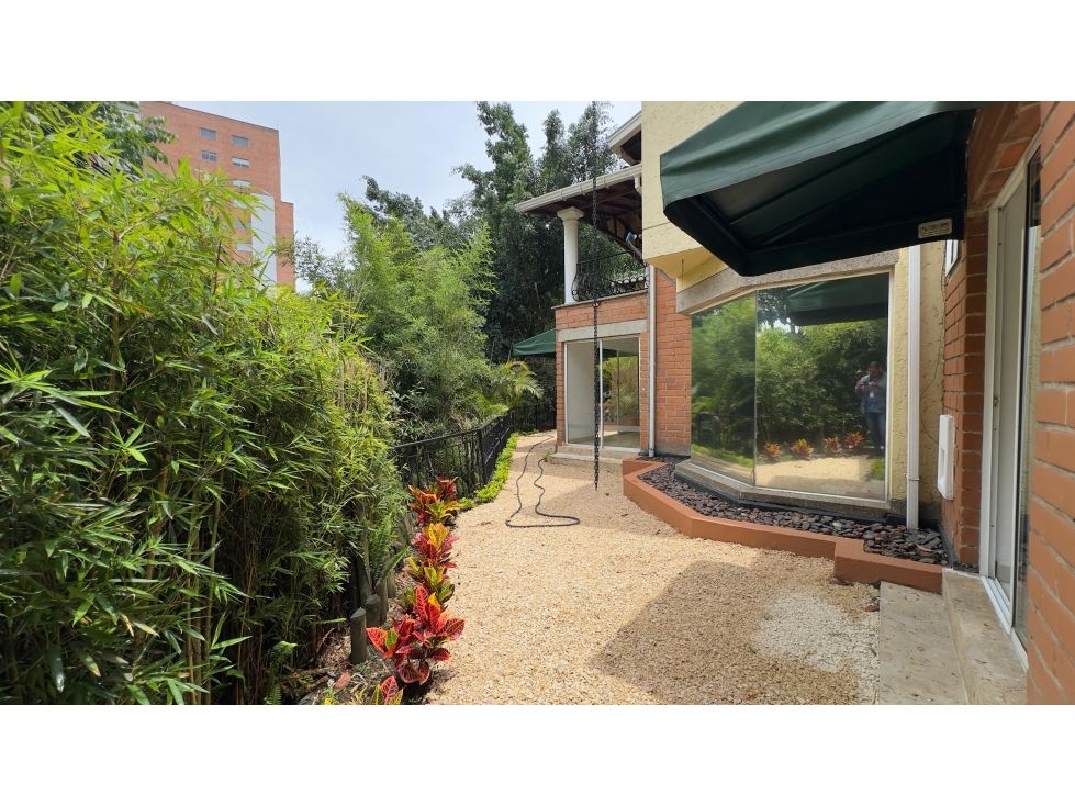 Casa en venta Antioquia Envigado Loma Del Atravesado 277 m2 Habitaciones 4 Baños 4 Garajes 2 Precio $1560000000