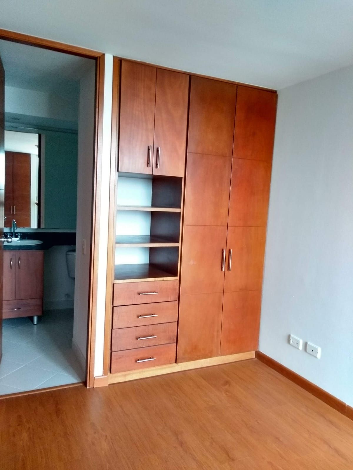 Apartamento en arriendo Cundinamarca Bogotá Cedro Narvaez 62 m2 Habitaciones 2 Baños 2 Garajes 1 Precio $2800000