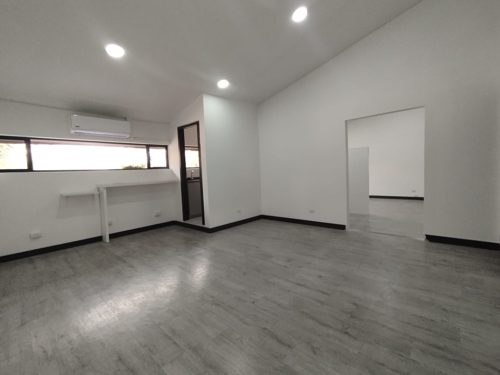 Oficina en arriendo Antioquia Medellín Simesa 56 m2 Habitaciones 0 Baños 1 Garajes 0 Precio $3800000