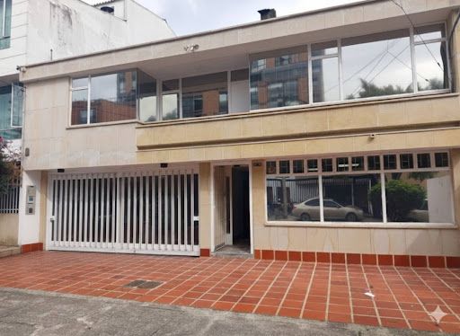 Casa en arriendo Cundinamarca Bogotá La Castellana 500 m2 Habitaciones 18 Baños 6 Garajes 2 Precio $10500000