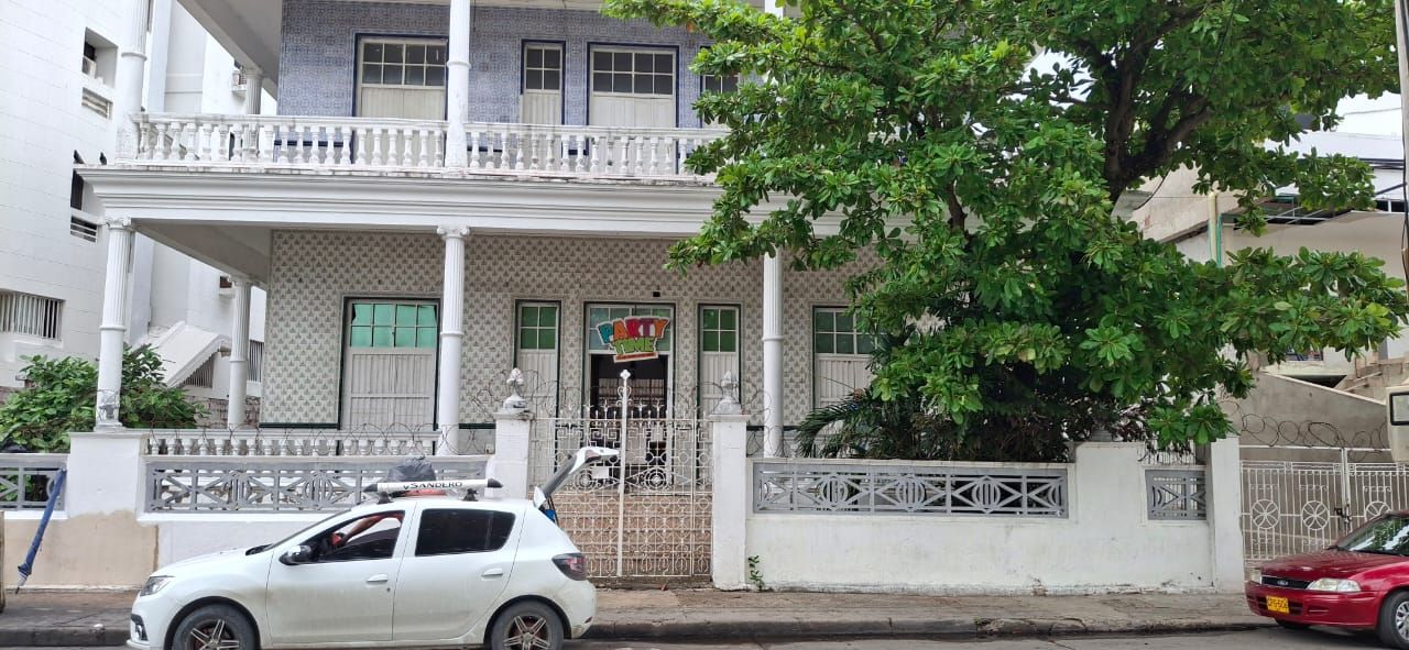 Casa en arriendo Bolívar Cartagena Manga 800 m2 Habitaciones 8 Baños 4 Garajes 4 Precio $23000000