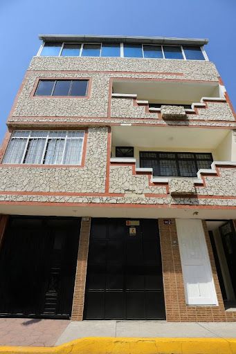 Casa en venta Santander Bucaramanga Comuneros 300 m2 Habitaciones 5 Baños 4 Garajes 0 Precio $350000000