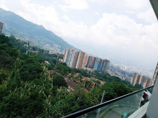 Apartaestudio en arriendo Antioquia Envigado Asd 62 m2 Habitaciones 1 Baños 2 Garajes 1 Precio $3600000