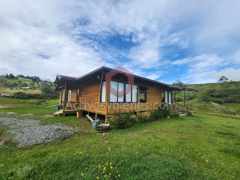 Casa en arriendo o venta Antioquia El Santuario El Santuario 500 m2 Habitaciones 2 Baños 2 Garajes 0 Precio venta $1180000000 Precio arriendo $4500000