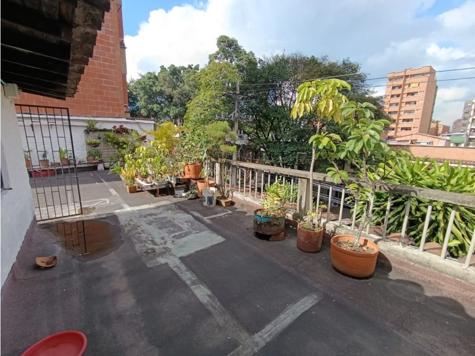 Casa en venta Antioquia Medellín San Joaquin 323 m2 Habitaciones 5 Baños 4 Garajes 1 Precio $2000000000