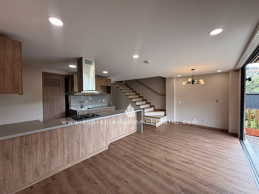 Casa en venta Antioquia El Retiro El Retiro 155 m2 Habitaciones 3 Baños 4 Garajes 2 Precio $1290000000